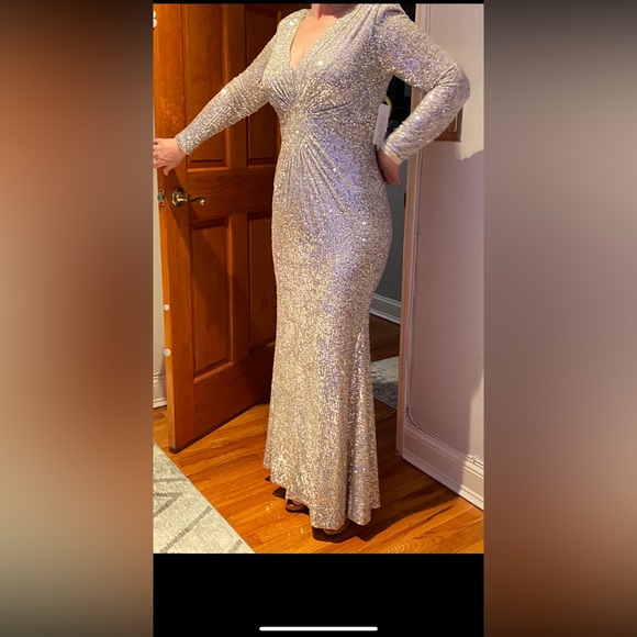 Sequined long Eliza J evening gown - Picture 6 of 6